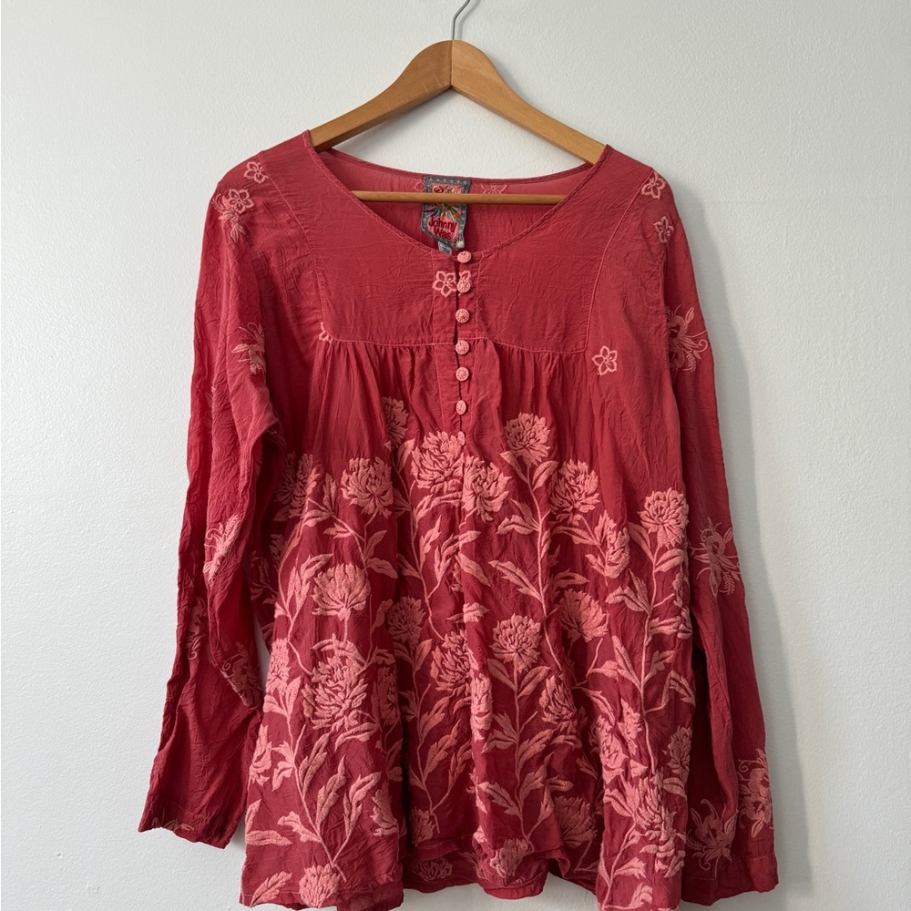 Embroided Johnny Was top/ Size M/ good condition/ Salmon color